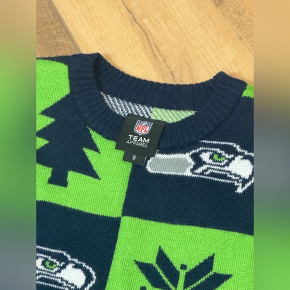 Seattle Seahawks Long Crew Neck Sleeve Sweater size Small - Picture 2 of 4